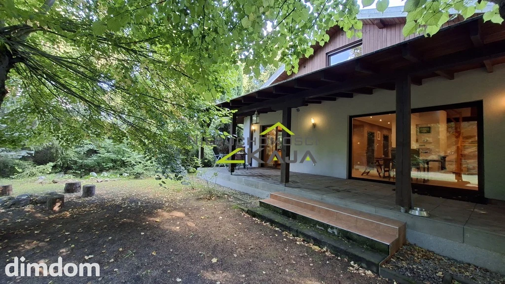 Dom z linią brzegową, przy lesie. Puszcza Notecka