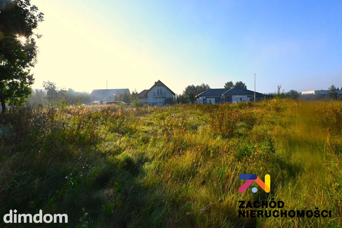 Oferujemy Państwu na sprzedaż działkę budowlaną o pow. 613 m2 zlokalizowaną w Drzonkowie przy ul. Słonecznej - 5