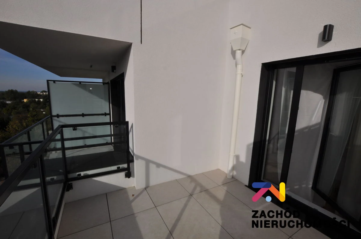 Na sprzedaż bardzo atrakcyjna, jasna i ustawna kawalerka o powierzchni ok. 35 m2, usytuowana na 4 piętrze nowoczesnego apartamentowca z 2026 roku zlokalizowanego przy ul. Krętej. Do mieszkania przyna… - 2