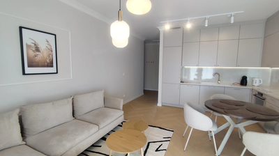 DO WYNAJĘCIA 3 pokoje balkon, klima PIERWSZY NAJEM