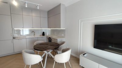 DO WYNAJĘCIA 3 pokoje balkon, klima PIERWSZY NAJEM - 5