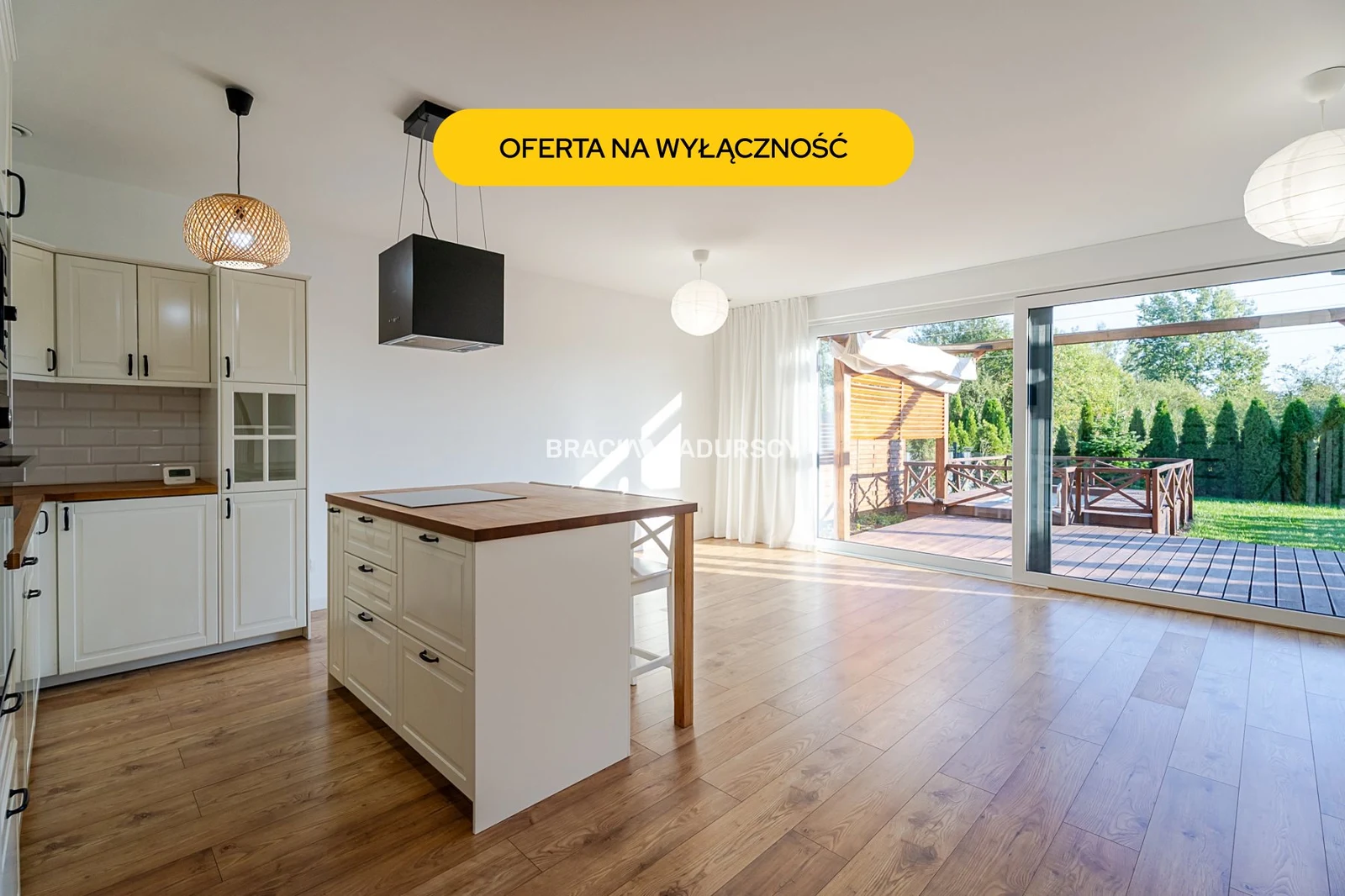 Bez skosów, 3 sypialnie, basen. Skotnicka.