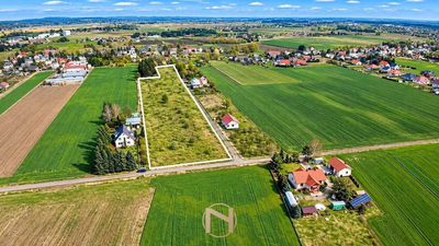 Działka na sprzedaż - 4