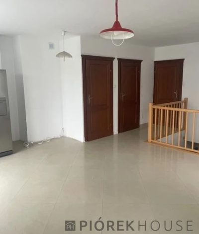 Dwupoziomowe mieszkanie z tarasem w Ząbkach - 2