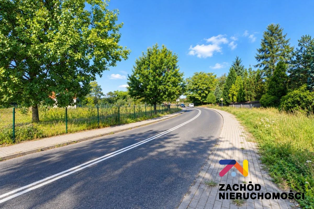 Oferujemy Państwu na sprzedaż działkę budowlaną / usługową o pow. 613 m2 zlokalizowaną w Drzonkowie przy ul. Słonecznej - 3