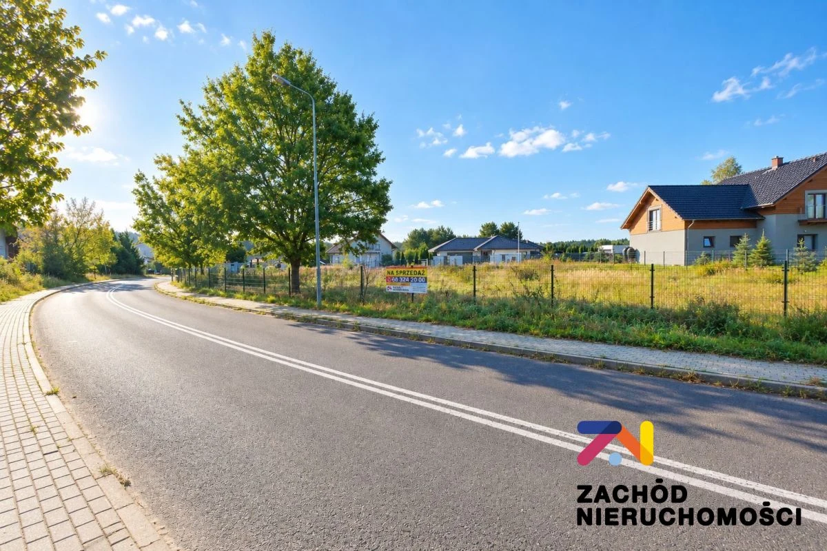 Oferujemy Państwu na sprzedaż działkę budowlaną / usługową o pow. 613 m2 zlokalizowaną w Drzonkowie przy ul. Słonecznej - 5