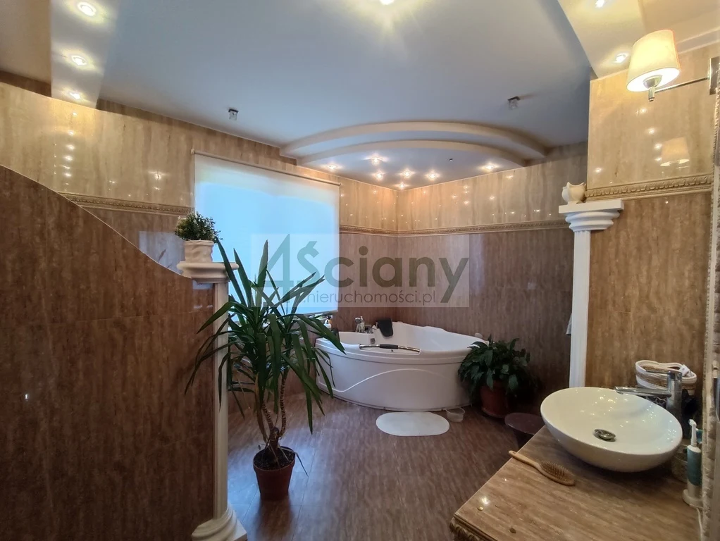 Wolnostojący, 6 pokoi nad wodą, FOTOWOLTAIKA - 2