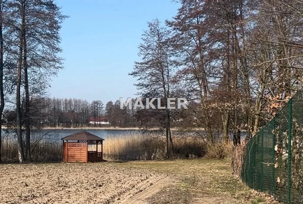 Działka nad jeziorem - Lipienica - 2