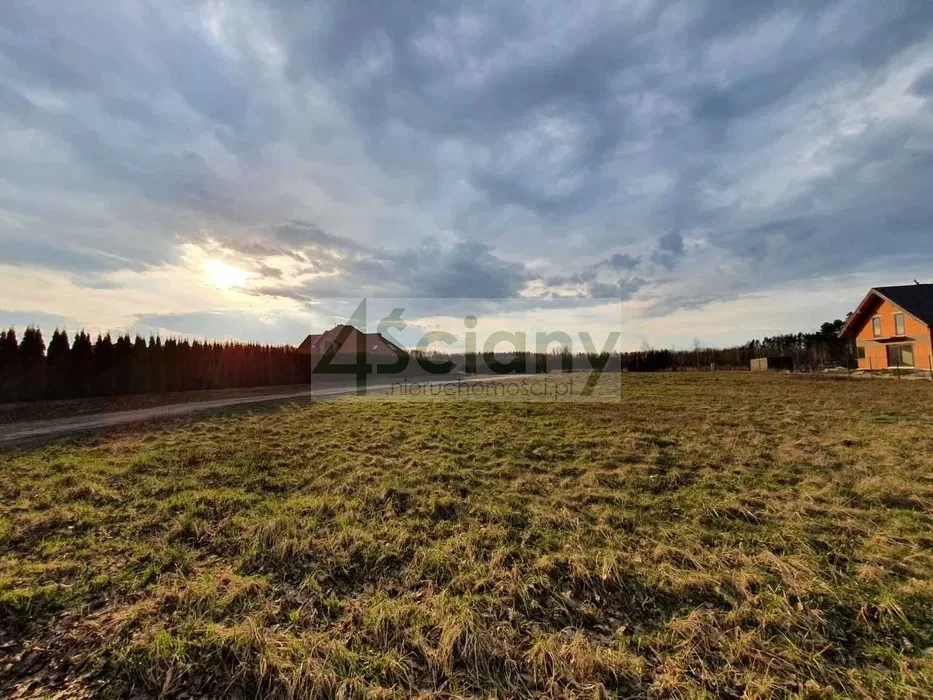 Do sprzedania działka budowlana o powierzchni 1509 m2 w Siestrzeni (przy Lesie Młochowskim) koło…