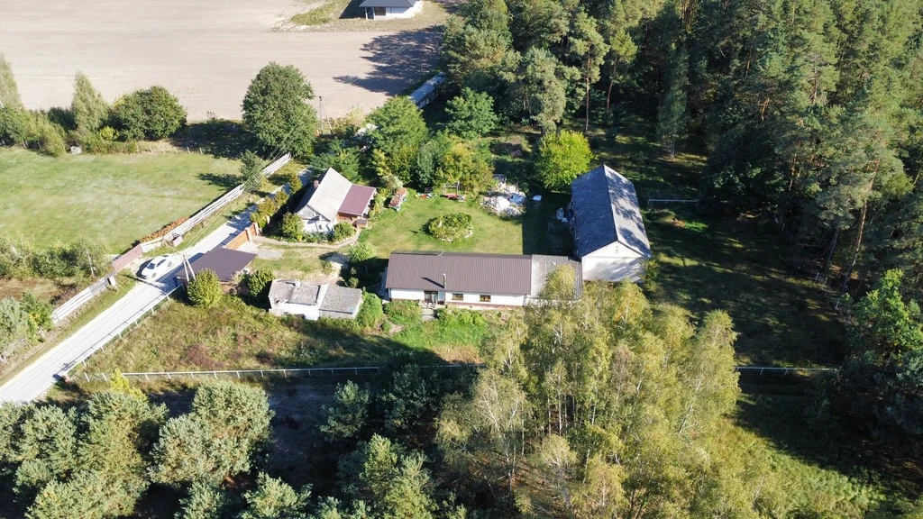 Siedlisko 1,1 ha (dwa domy) przy lesie - Siekierka Nowa gm. Chotcza. - 3