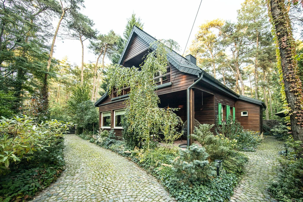 Urokliwy dom w sercu Sokolnik, 129 m2 stylu i 1035 m2 leśnej oazy! - 115808568.jpg