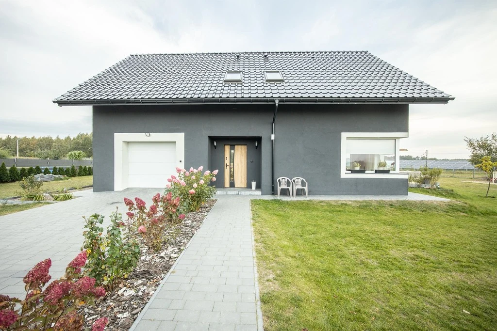 Nowoczesny dom 156 m² z pompą ciepła na działce 2001 m² – Wrzeszczewic